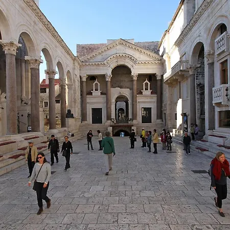 アパート センター シルヴァーナ *