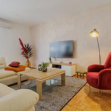 Center Silvana Apartman *